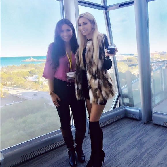 Enter for a free giveaway 🩷🩷🩷🩷🩷 - Picture 8 of 11